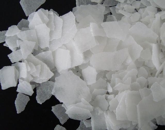 電伴熱帶在提升氫氧化鈉溶解度及融雪劑應用中的創新實踐